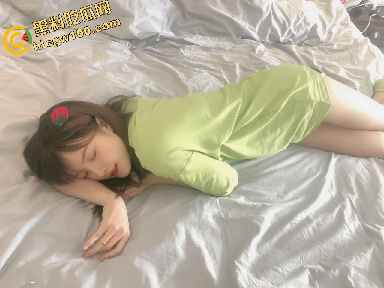 广西母狗【林楠楠】婚后出轨，钟爱女上后入，主打一个一插到底，被操到喷尿射一屁股  第16张