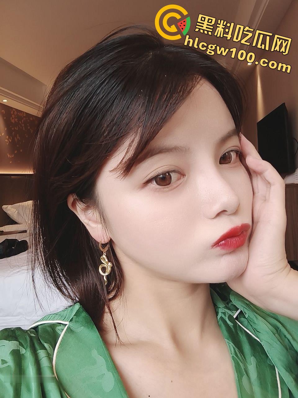 广西母狗【林楠楠】婚后出轨，钟爱女上后入，主打一个一插到底，被操到喷尿射一屁股  第20张