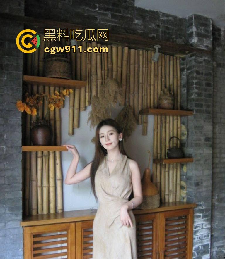 瓜友软件约操东莞刚满18岁小御姐，刚上大学为攒学费下海，极品身材女仆装诱惑，800元两次不带套内射！  第9张