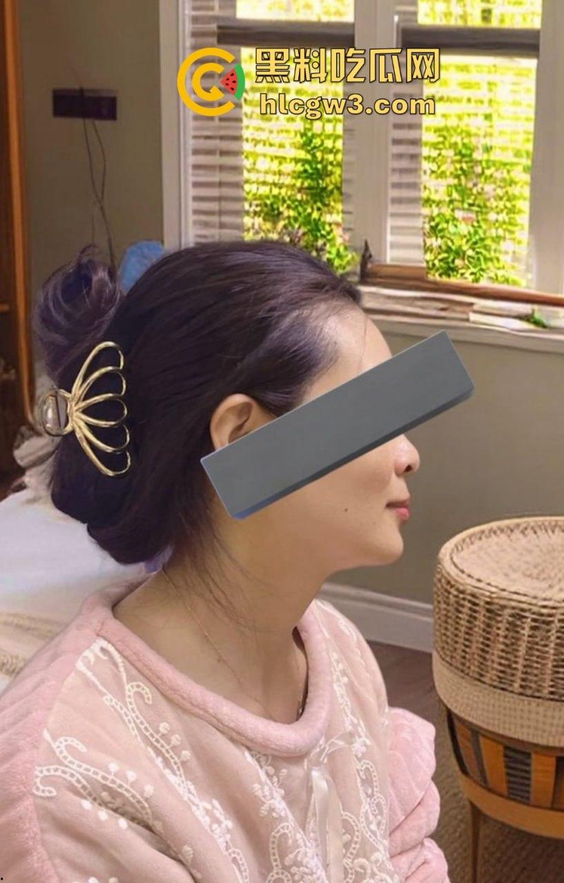 云盘泄密公司良家人妻【邹蜜】被老板精心调教成小母狗，出差露出电梯阳台玩花样，全程视频曝光刷新三观！  第8张