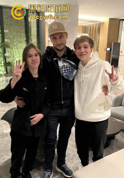 CSGO职业选手【宙斯Zeus】玩疯了，上海约炮大连工业大学黄婷后，转战东南亚开淫趴，女粉丝被当狗溜！  第12张