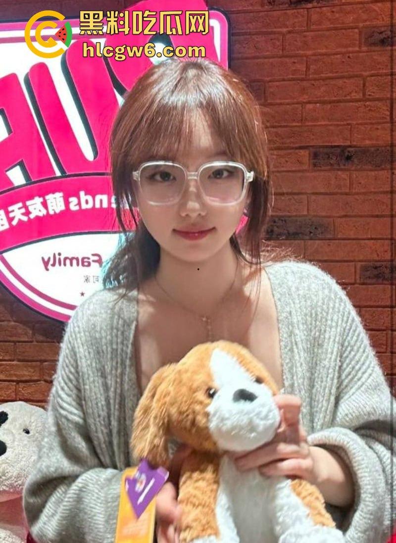 CSGO职业选手【宙斯Zeus】玩疯了，上海约炮大连工业大学黄婷后，转战东南亚开淫趴，女粉丝被当狗溜！  第13张