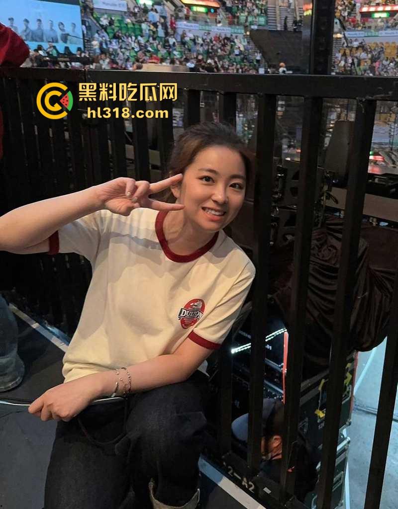 居家少妇化身性瘾淫娃，强制终止游戏男友主动骑乘求操，全程露脸激情满满！  第1张