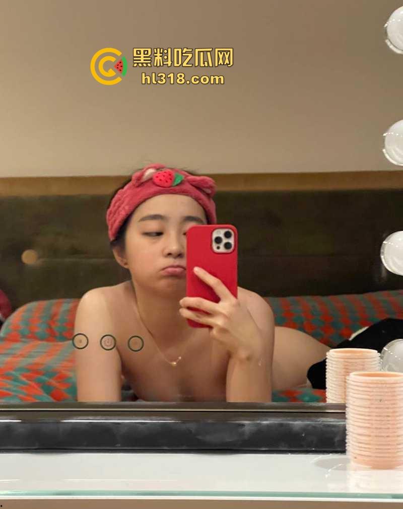 居家少妇化身性瘾淫娃，强制终止游戏男友主动骑乘求操，全程露脸激情满满！  第4张