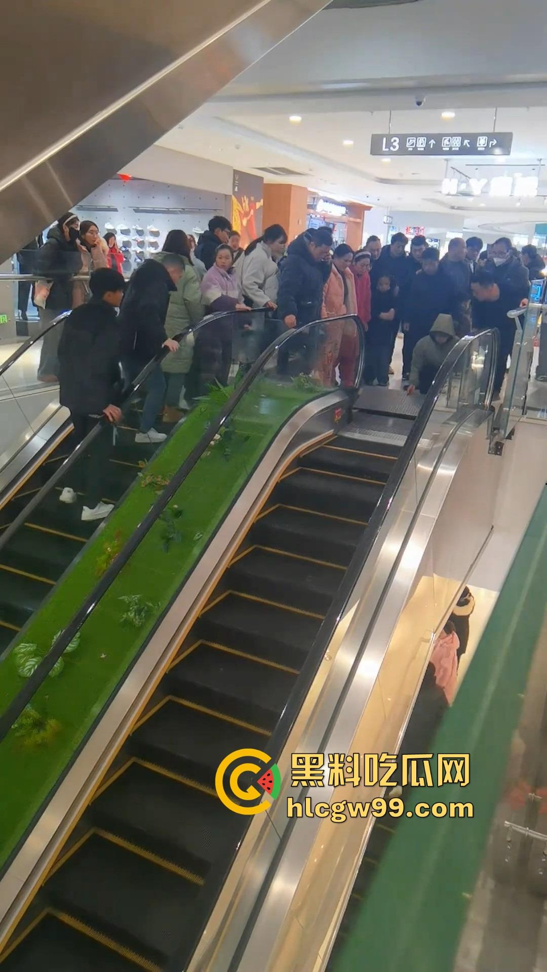 河南周口曦悦城惊现恐怖意外！幼童手指被电梯夹断卷入内部，卷入缝隙后一个多小时仍未找到！  第5张