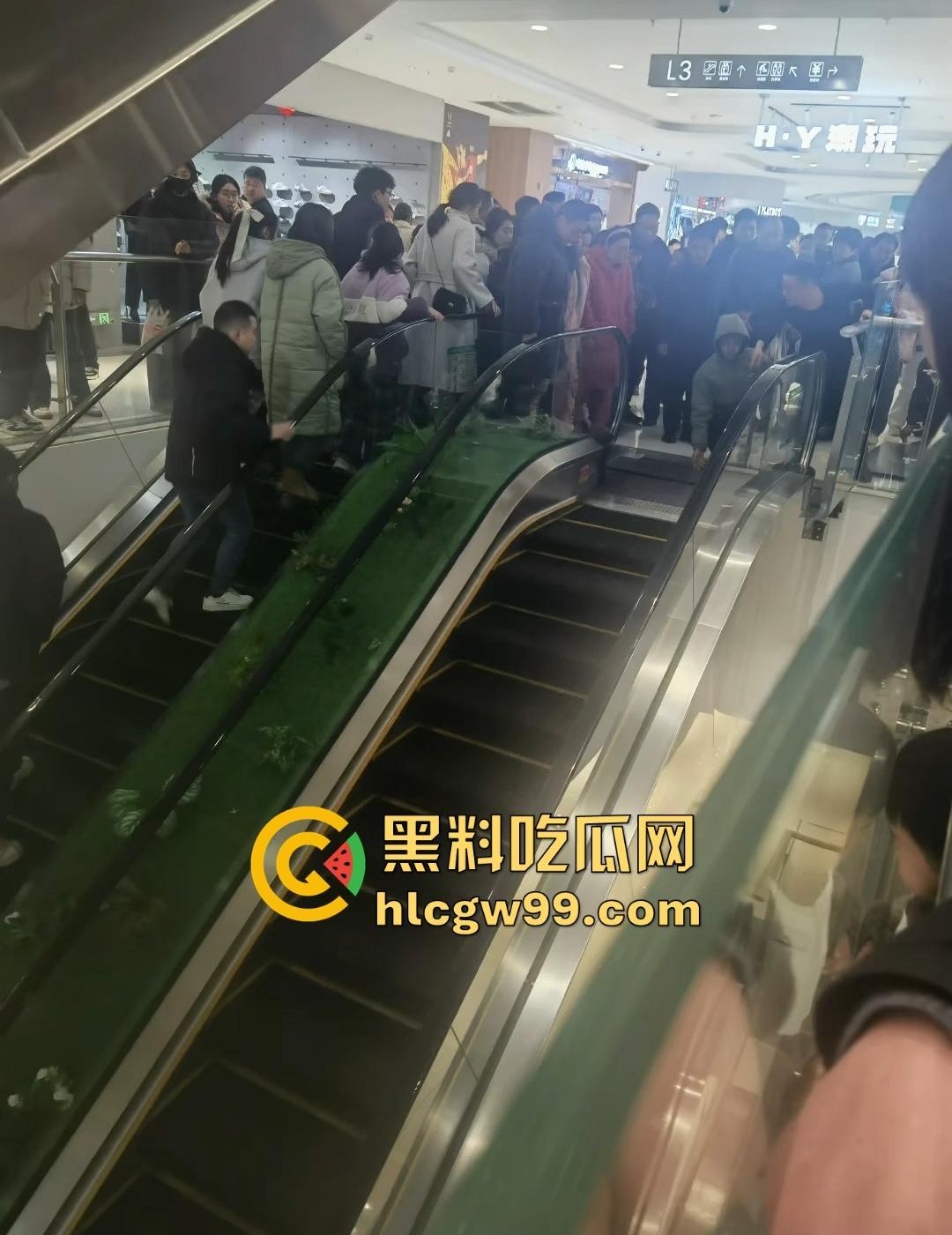 河南周口曦悦城惊现恐怖意外！幼童手指被电梯夹断卷入内部，卷入缝隙后一个多小时仍未找到！  第9张