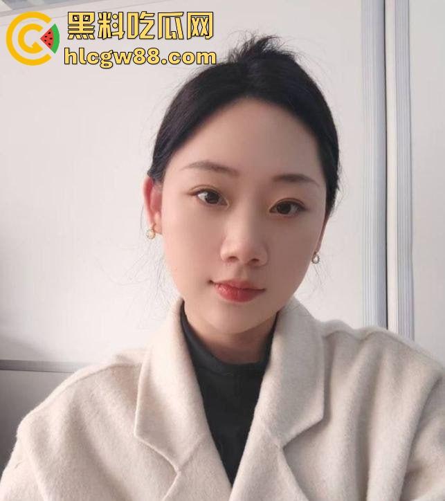 南宁小学骚货老师【刘悦湖】被校长开发的贱母狗，被操得嗷嗷叫爸爸，开发得顺风顺水！  第1张