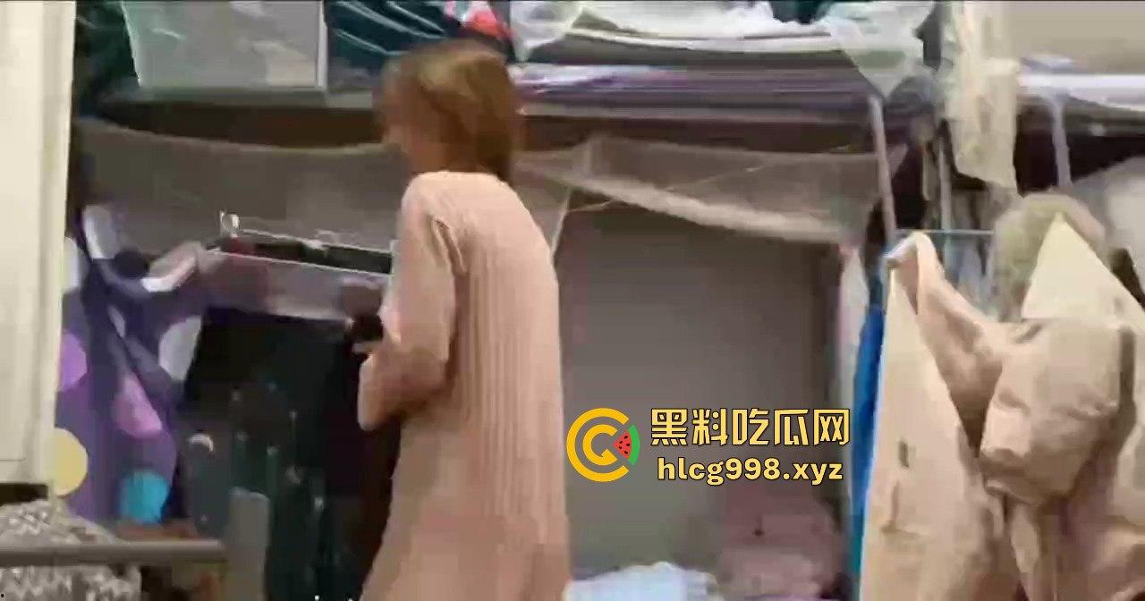 医学院男生强推护士女友！宿舍下铺激战，拉帘子被撕开继续干，女友哭喊没有套不行也没用！  第1张