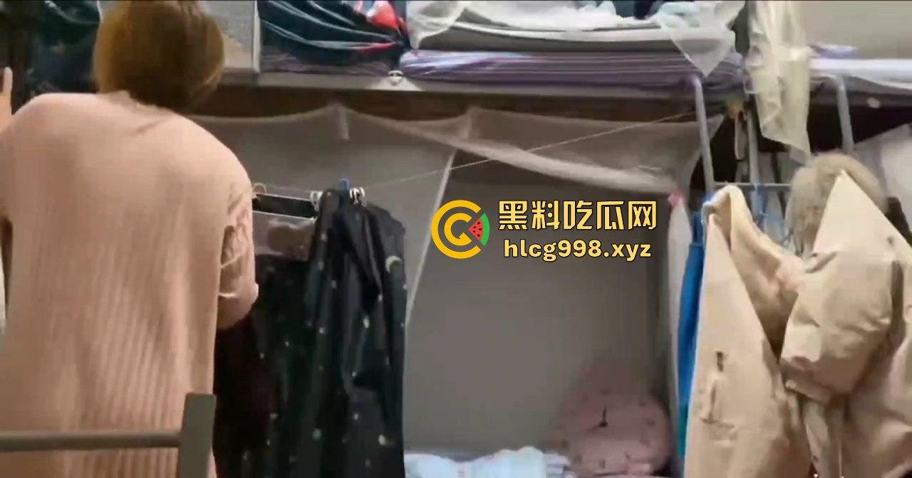 医学院男生强推护士女友！宿舍下铺激战，拉帘子被撕开继续干，女友哭喊没有套不行也没用！  第7张