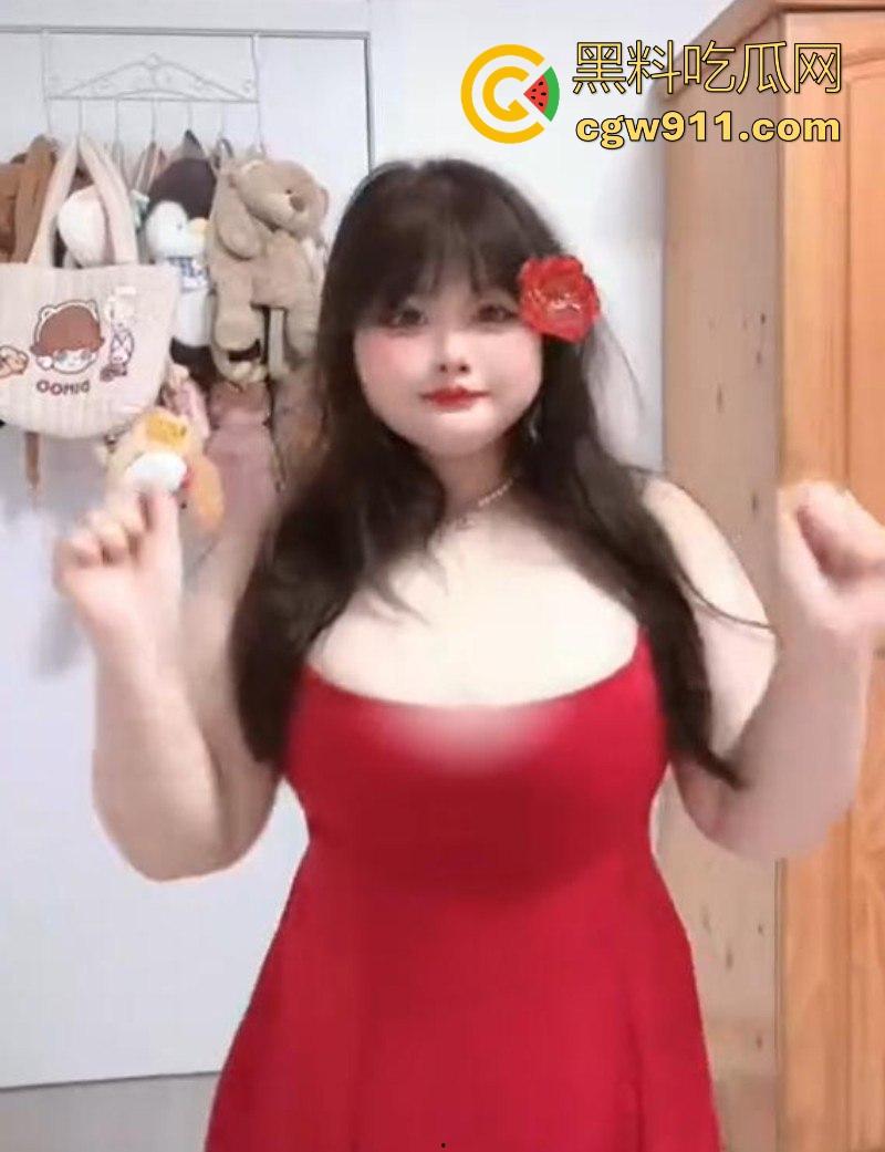 抖音坦克网红【两只猫】约炮金主私拍曝光，微胖巨乳肥臀，狗链牵引女上骑乘，蜜穴紧裹吞吐到底！  第6张