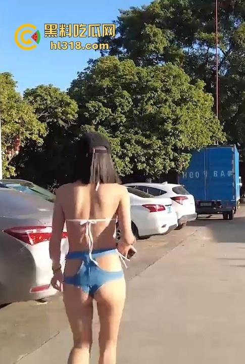 户外露出博主【CikaiMoon】广州成中村性感裸装逛街，乳头跟骚逼都若隐若现，弯腰露奶还勾引大爷问路！  第3张