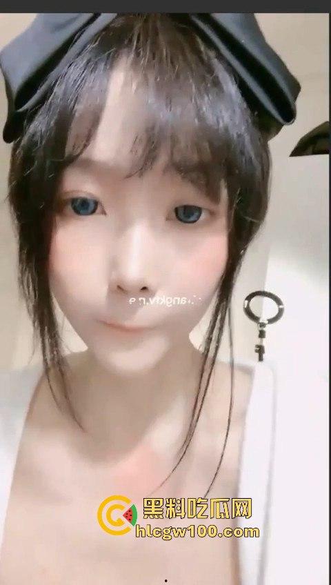 抖音萝莉网红【玥玥酱】收费视频流出！性感萝莉大胆露穴自慰，挑逗姿势骚到极致！  第4张