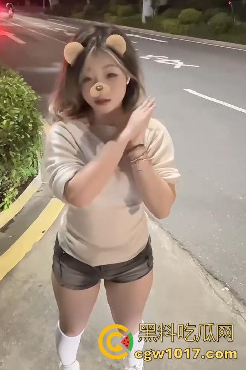 黑龙江工业大学微胖学妹【李志怡】少则三天一战，多则一天五炮，被圈内人公认的榨精女王，呻吟淫荡程度如麻豆女主！  第1张