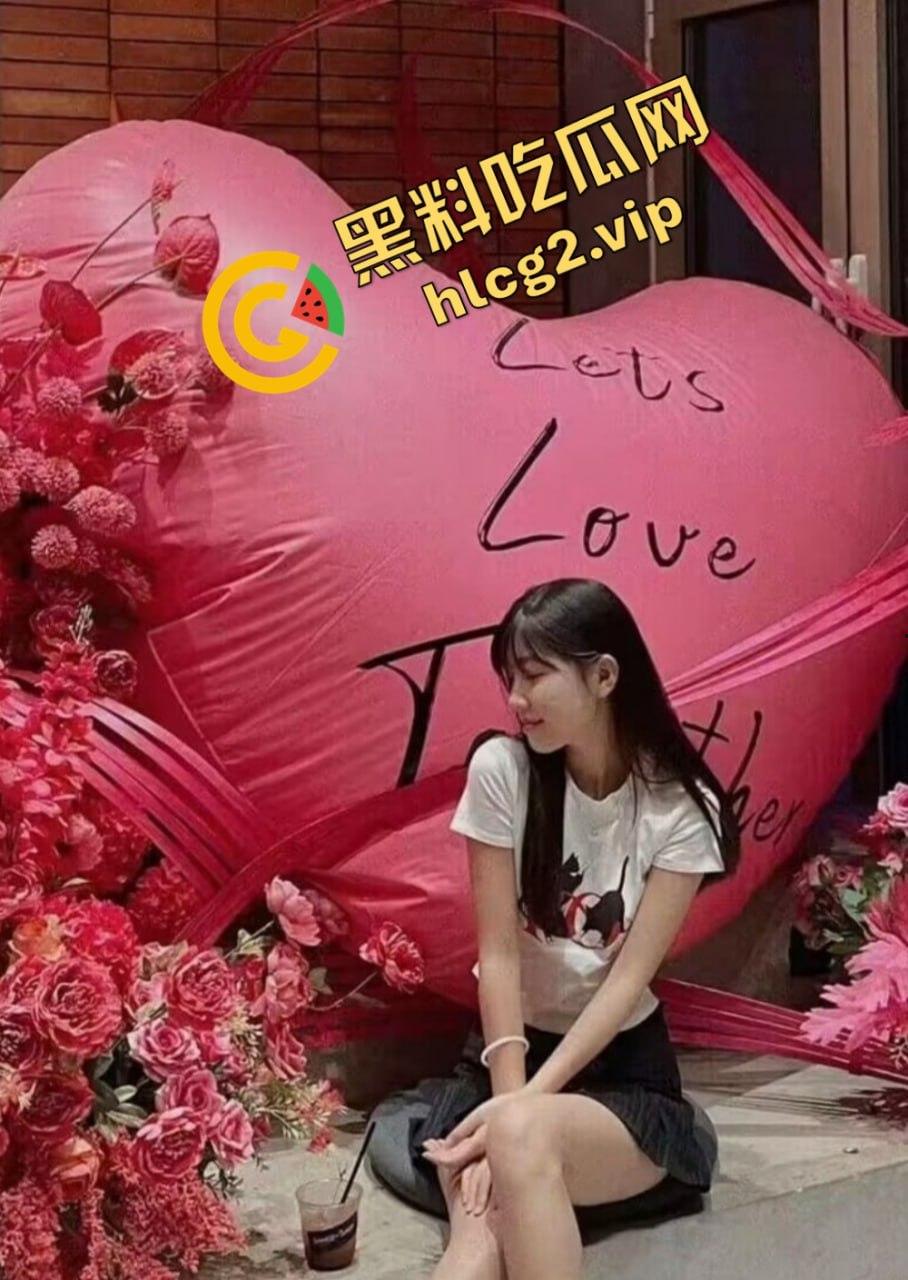 南京大学高颜值清纯大学生妹子『万慧书』被偷拍性爱视频泄露！娇喘声撩人主动骑乘扭动被男友无套猛插！  第2张