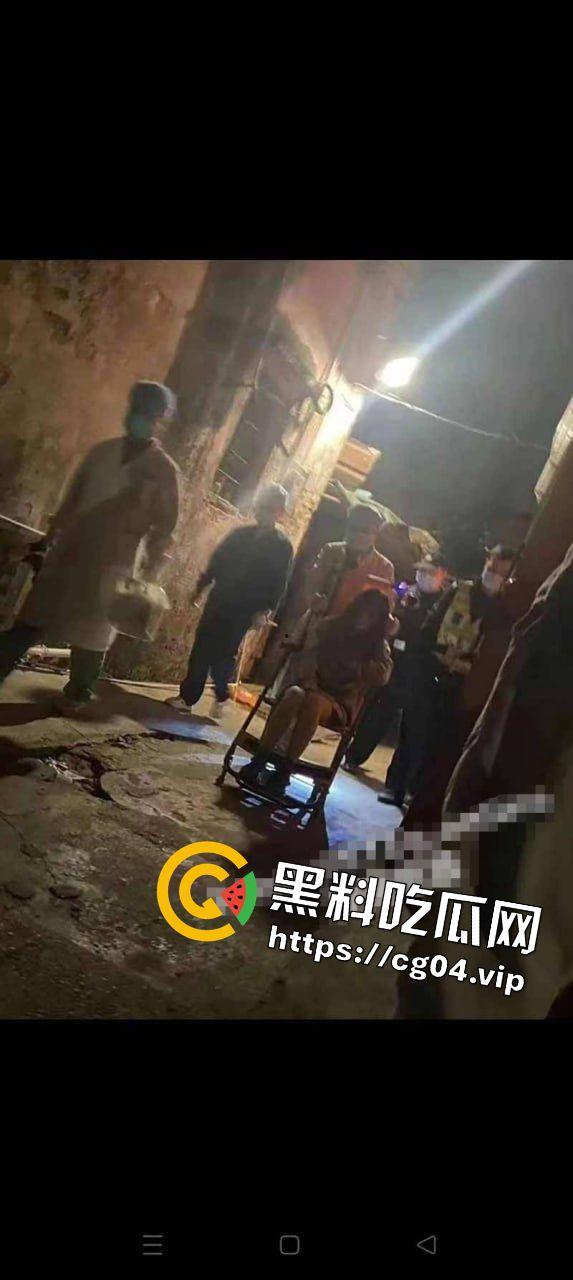 活久见！排长队嫖娼  果然是没有耕坏的田 只有累死的牛吗 第9张