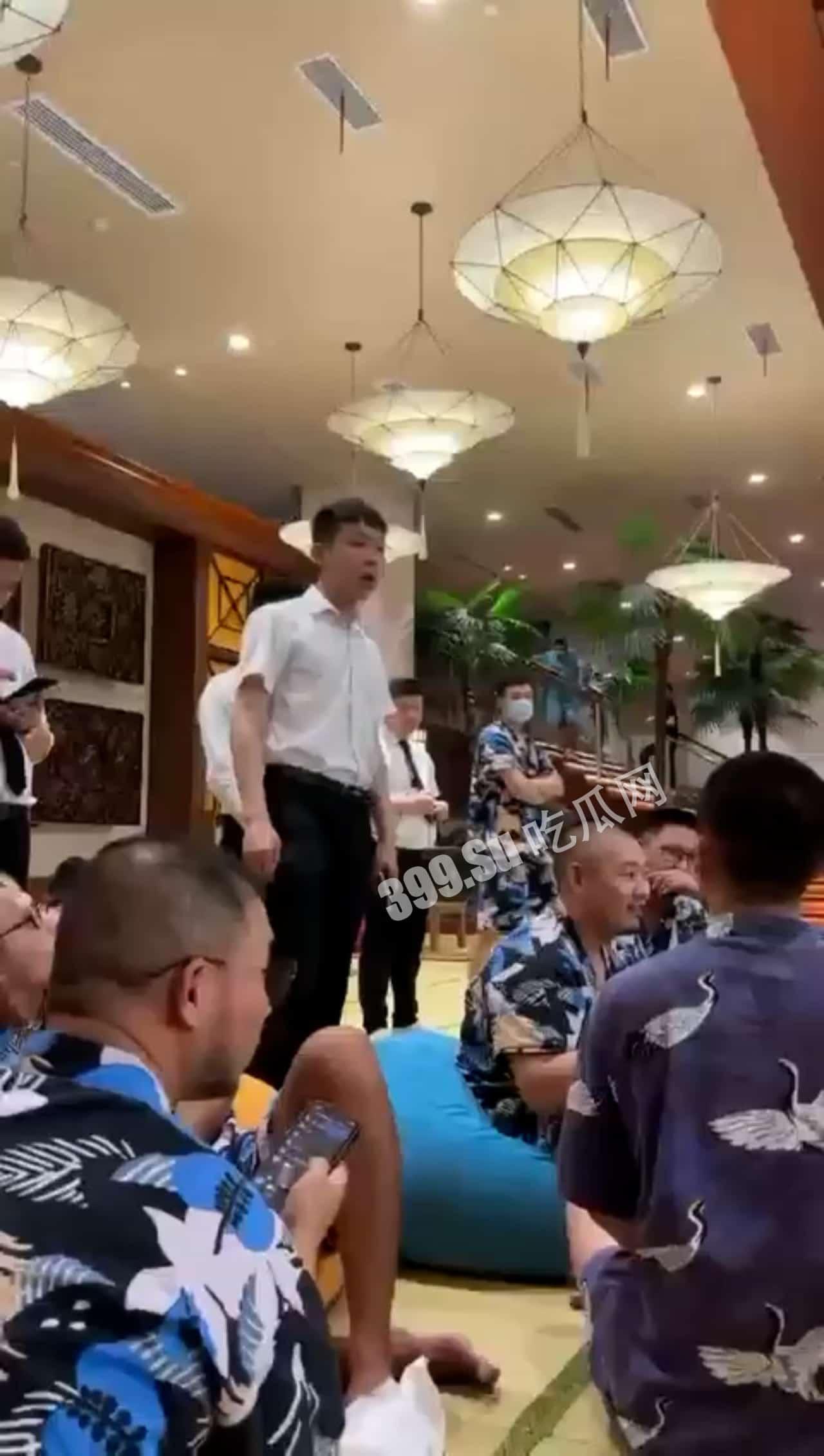 上海洗浴中心  店长拒绝 #艾滋 #同性恋 与gay团 发生争执 附带顾客真实点评 第1张