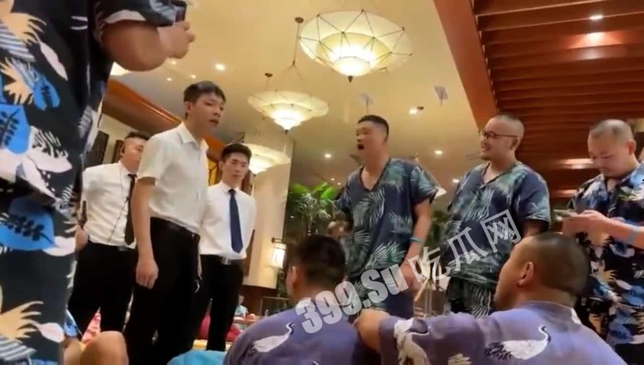 上海洗浴中心  店长拒绝 #艾滋 #同性恋 与gay团 发生争执 附带顾客真实点评 第2张