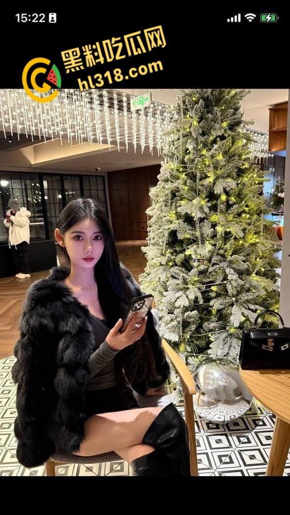 抖音极品御姐【美少女】，中国传媒学院准校花，毕业后迫于生计沦落为外拍模特，顺便兼职外围赚零花钱 !  第4张