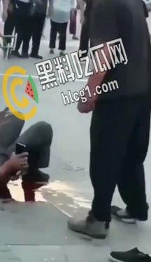 从此再无松原舞王 一代舞王就此陨落 网传喜欢穿貂夹皮包跳舞 勾引人妻 被当街捅死！  第2张