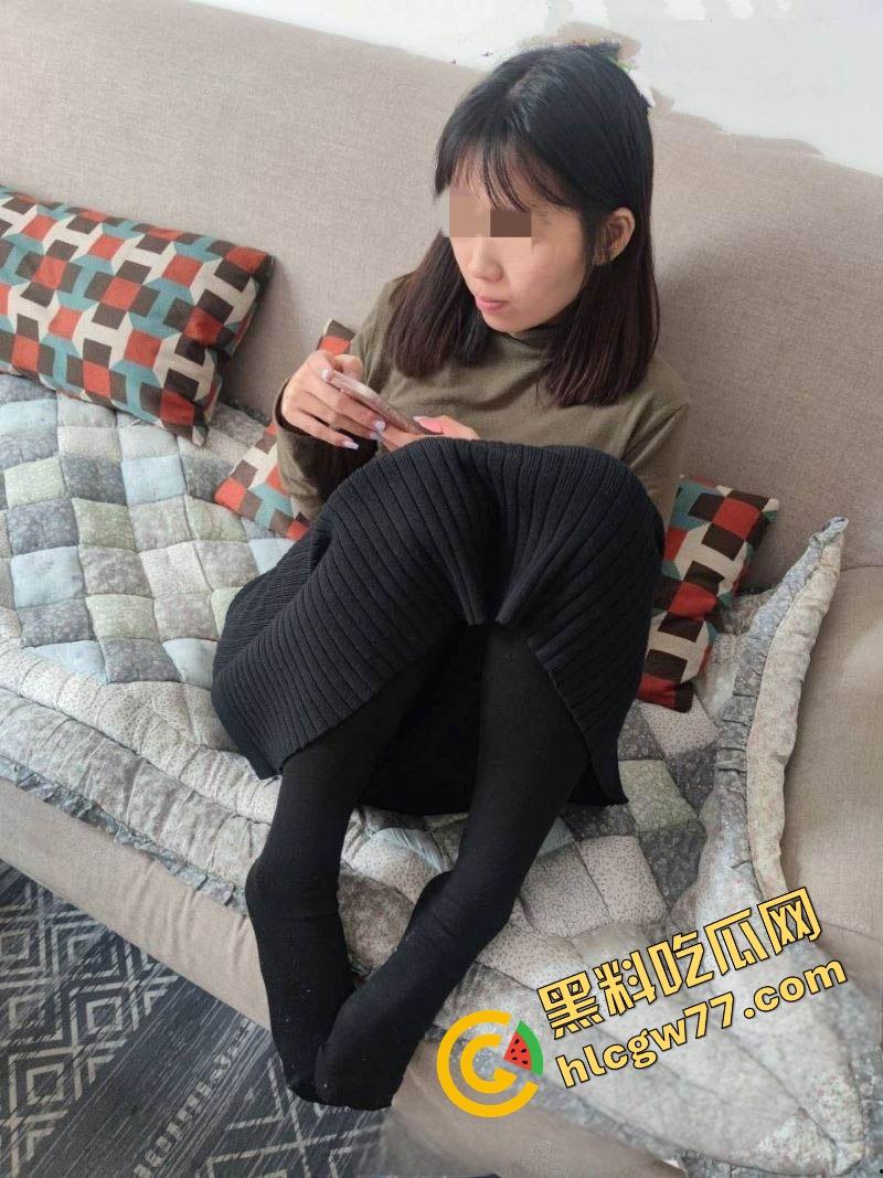 绿帽男爆料自家骚妻，19cm鸡巴酒店房内狂操暴露母狗本性，腿张成M型爽到抽搐！  第1张