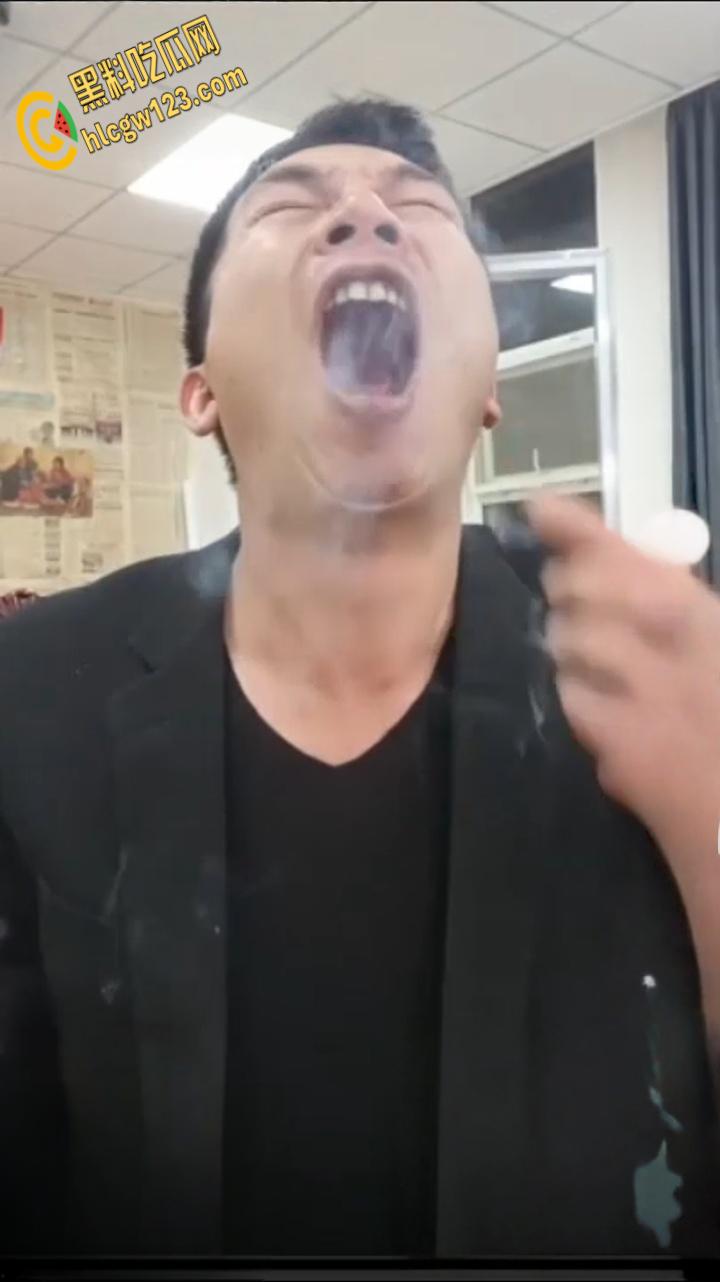 抖音狠人博流量 , 鞭炮嘴炸出血，脑残操作震惊全网 ！  第7张