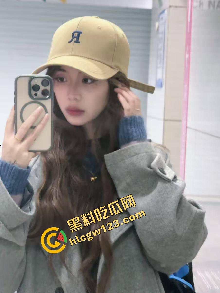 新能源车企都该看，ET6车震首秀野战出圈，白天渔网袜后备箱开干，厂家宣传说宣传能坐下两个人没骗人！  第2张