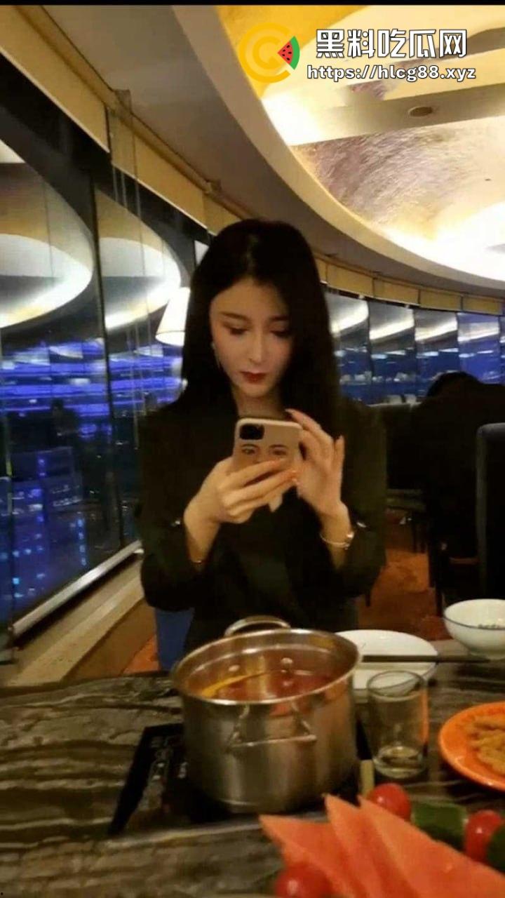 大神狂操东航极品空姐【朵朵】饭后嫩屄从阳台捅到浴室干翻床，落地窗后入嫩逼喷汁，这骚婊艺术级操法爽爆！  第2张