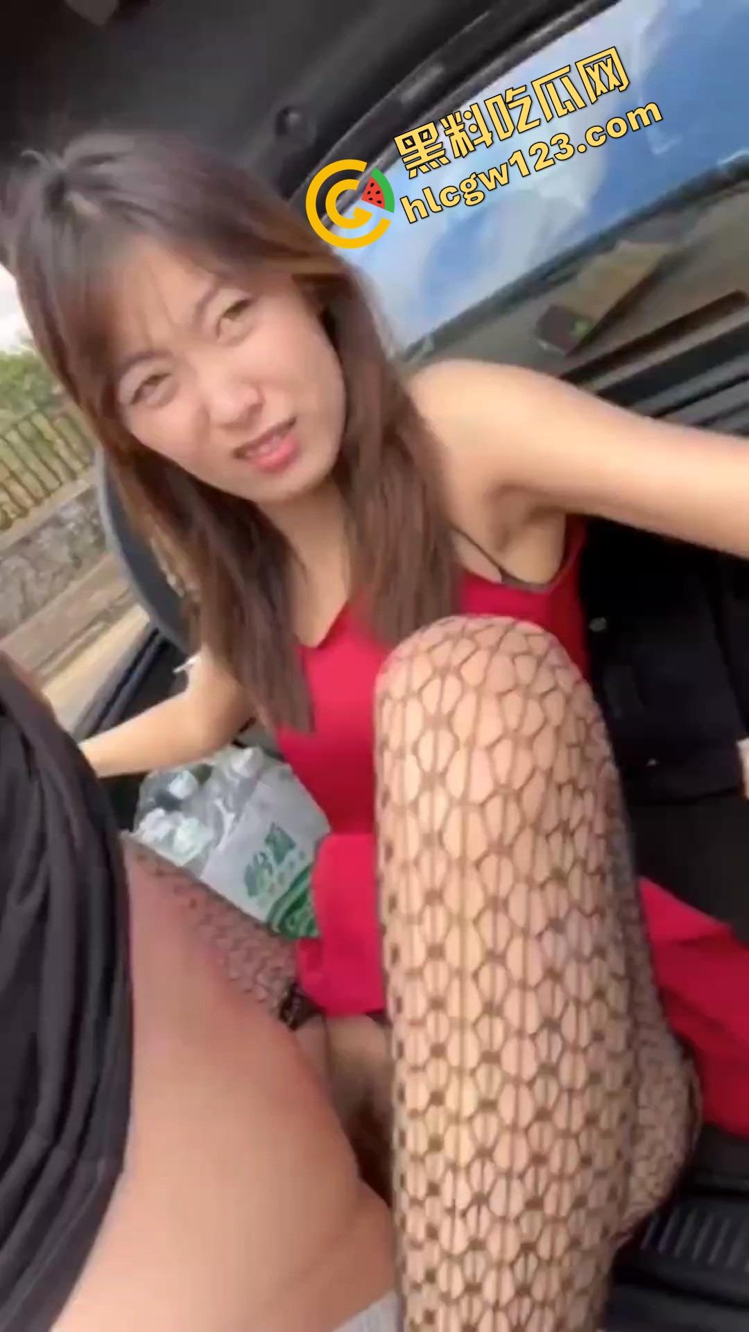 新能源车企都该看，ET6车震首秀野战出圈，白天渔网袜后备箱开干，厂家宣传说宣传能坐下两个人没骗人！  第7张