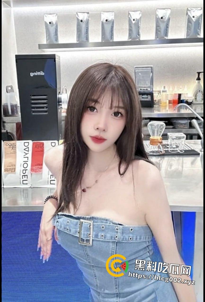 上海魅KTV极品颜值精神小妹与男友疯狂骑乘野战！白嫩的翘臀前后左右上下骑乘超带感！11  第1张