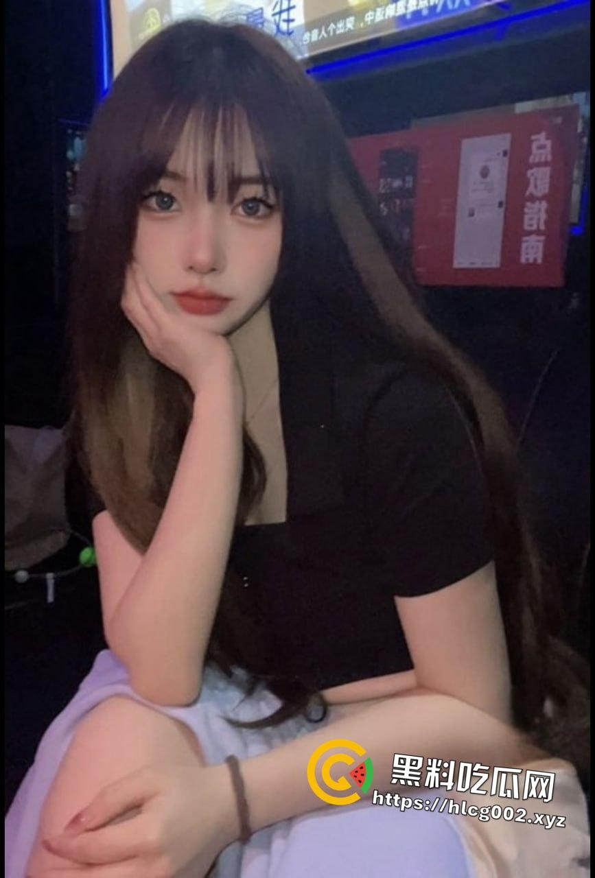 上海魅KTV极品颜值精神小妹与男友疯狂骑乘野战！白嫩的翘臀前后左右上下骑乘超带感！11  第2张