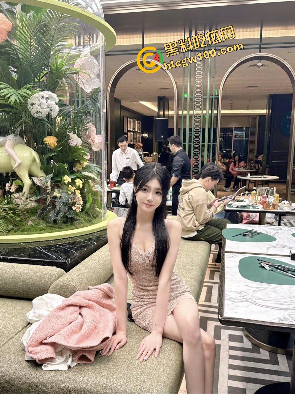 抖音风骚长腿模特御姐反差婊【深藏】白丝诱惑调情口交，性感炮台爆操晃奶淫叫娇喘！原创独家曝光流出！  第3张