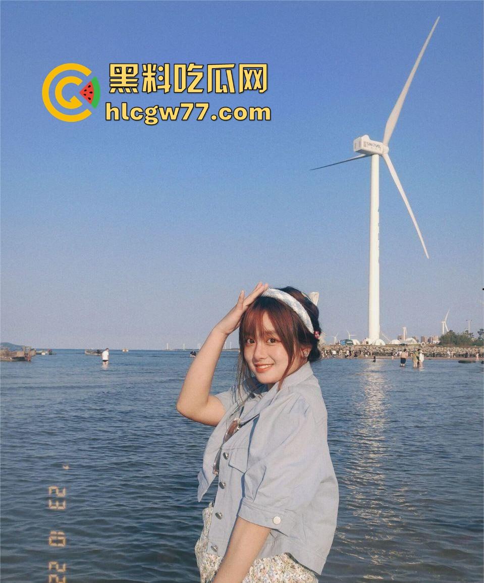 徐州医科大学大四可爱学姐【薛艺琳】表面乖女实则骚货，背着纯情男友网上调情 极致的反差母狗！  第3张