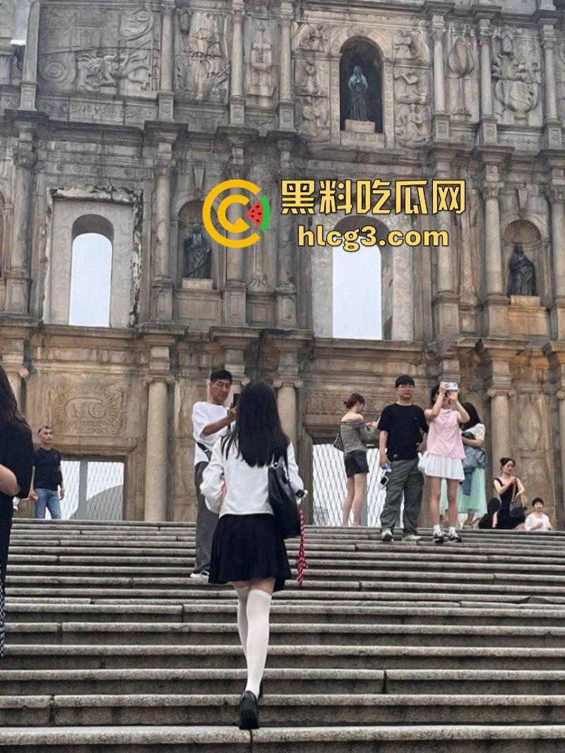 推特金主【采花小盗】让大学实习生女友各种口活 学母狗爬行 用圣水洗头洗脸毫无下限！  第2张