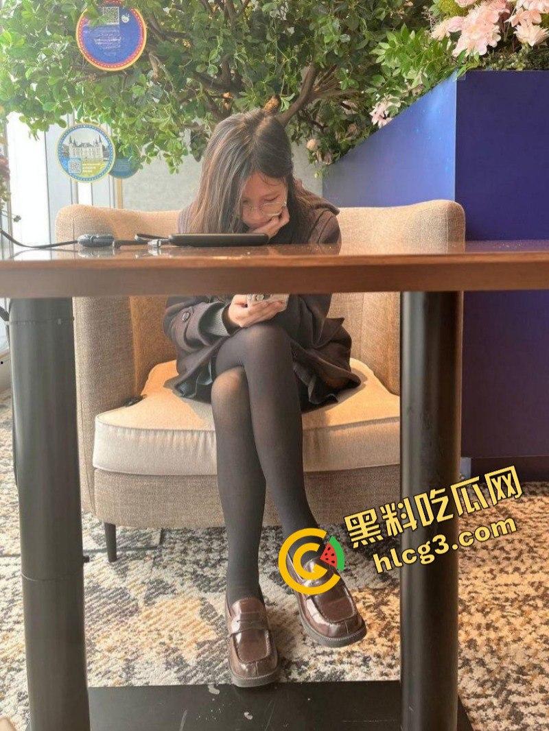 推特金主【采花小盗】让大学实习生女友各种口活 学母狗爬行 用圣水洗头洗脸毫无下限！  第6张