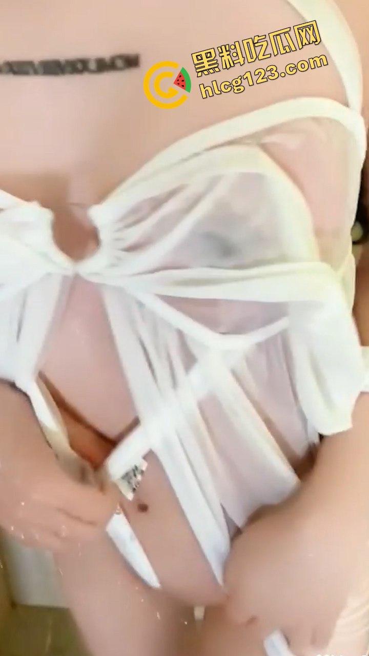 秀人网当红女神谢小蒽浴室内衣秀炸裂！肤白貌美，丰满嫩乳尽显淫荡魅力！  第4张