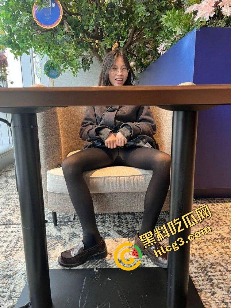 推特金主【采花小盗】让大学实习生女友各种口活 学母狗爬行 用圣水洗头洗脸毫无下限！  第24张