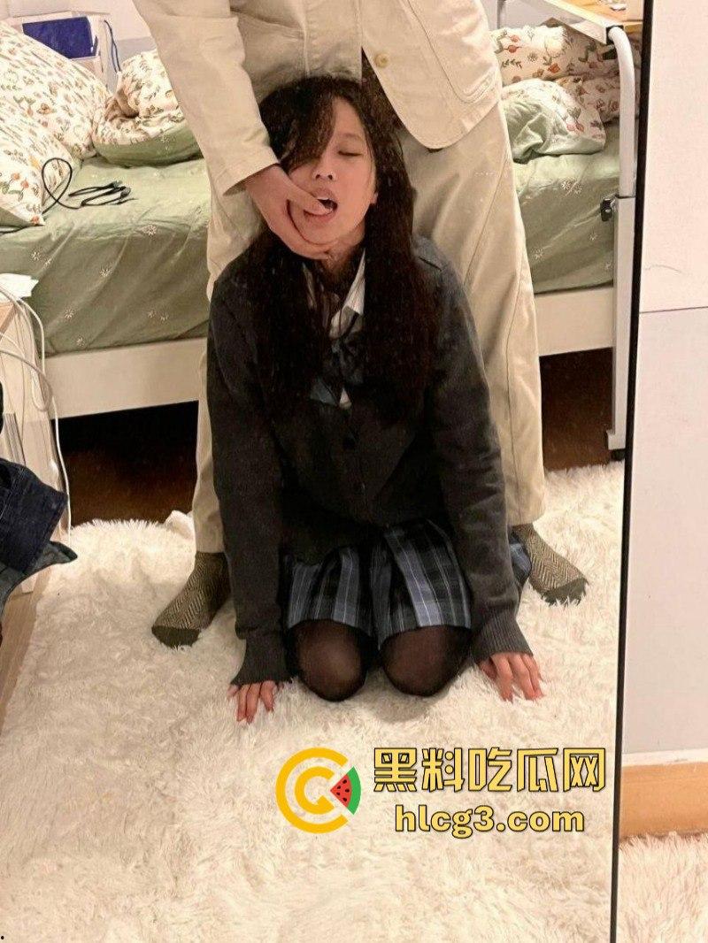 推特金主【采花小盗】让大学实习生女友各种口活 学母狗爬行 用圣水洗头洗脸毫无下限！  第31张