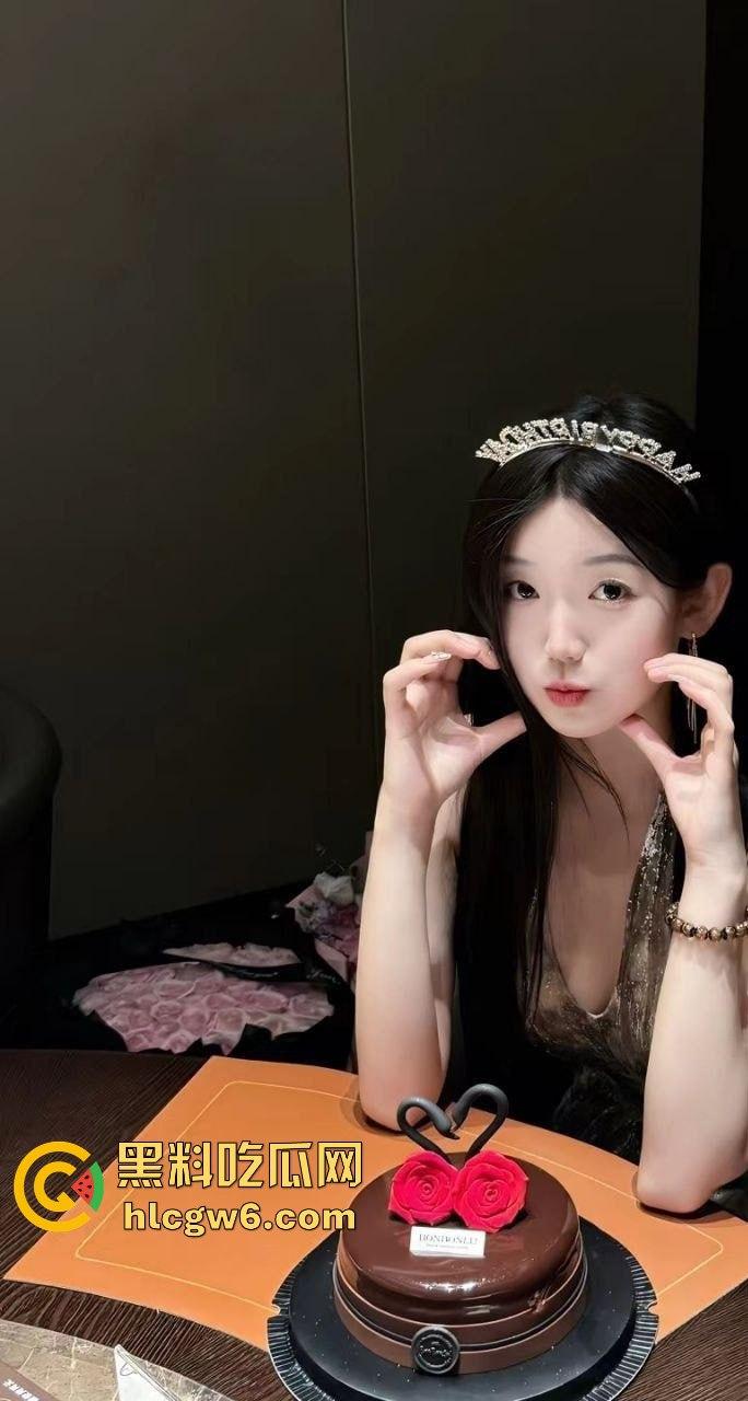 江西九江高颜值健身教练『梁慧』自拍大尺度视频诱惑会员，白嫩大灯饱满圆润，卡充满全套服务直接安排上！  第12张