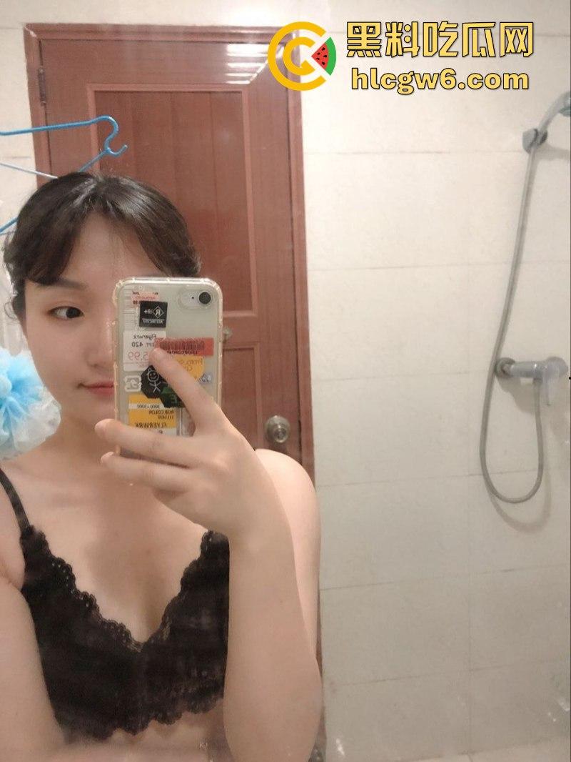 重庆工程学院骚货【陈润梅】与男友同居自摄洗澡做爱视频 本想记录美好恋爱生活 没想到分手被曝光！  第6张