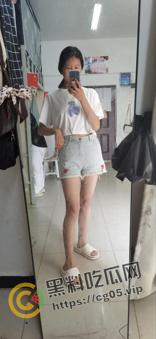 楚雄医专【徐晓艳】宫外孕 分手后私密照片视频被前男友流出 调教自拍 摁头爆操 妥妥的母狗肉便器  第2张