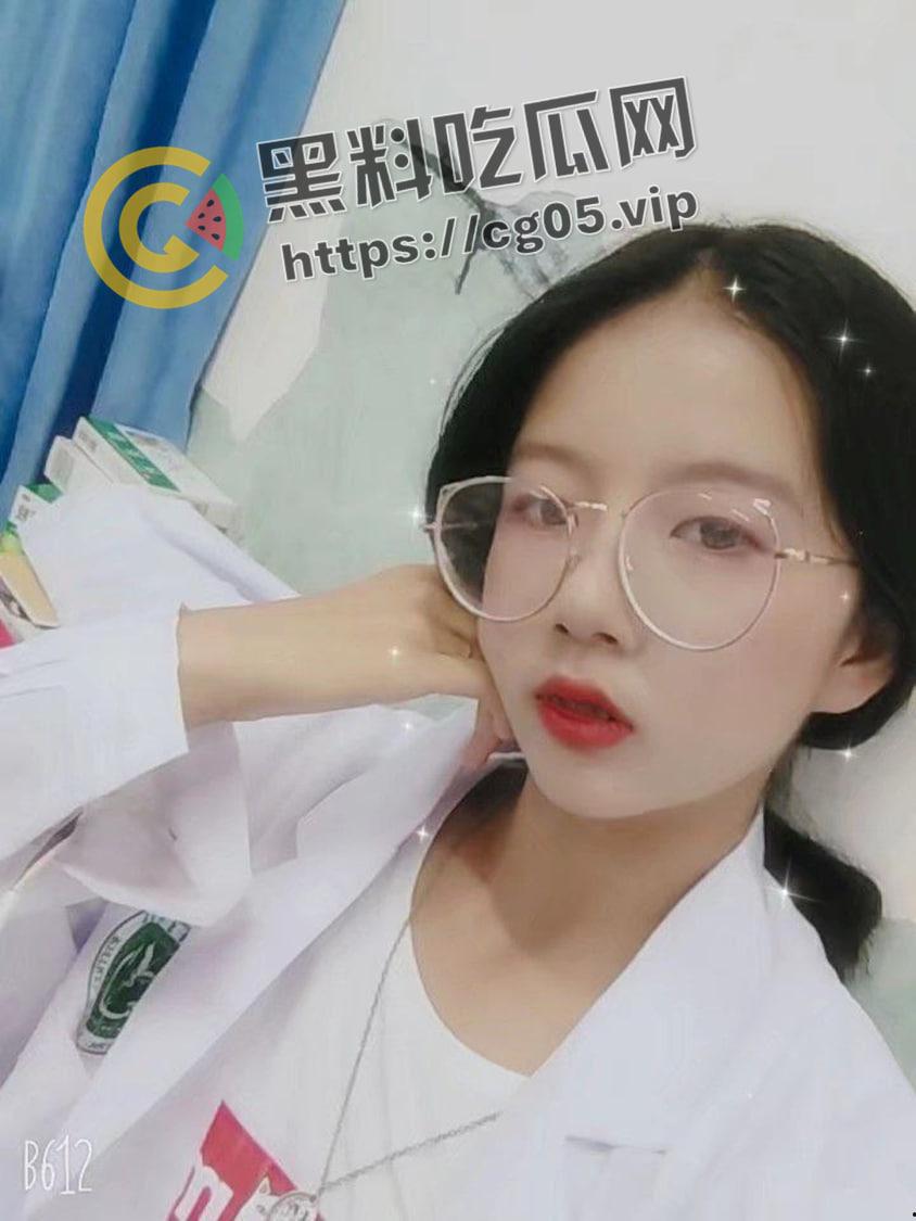 楚雄医专【徐晓艳】宫外孕 分手后私密照片视频被前男友流出 调教自拍 摁头爆操 妥妥的母狗肉便器  第4张