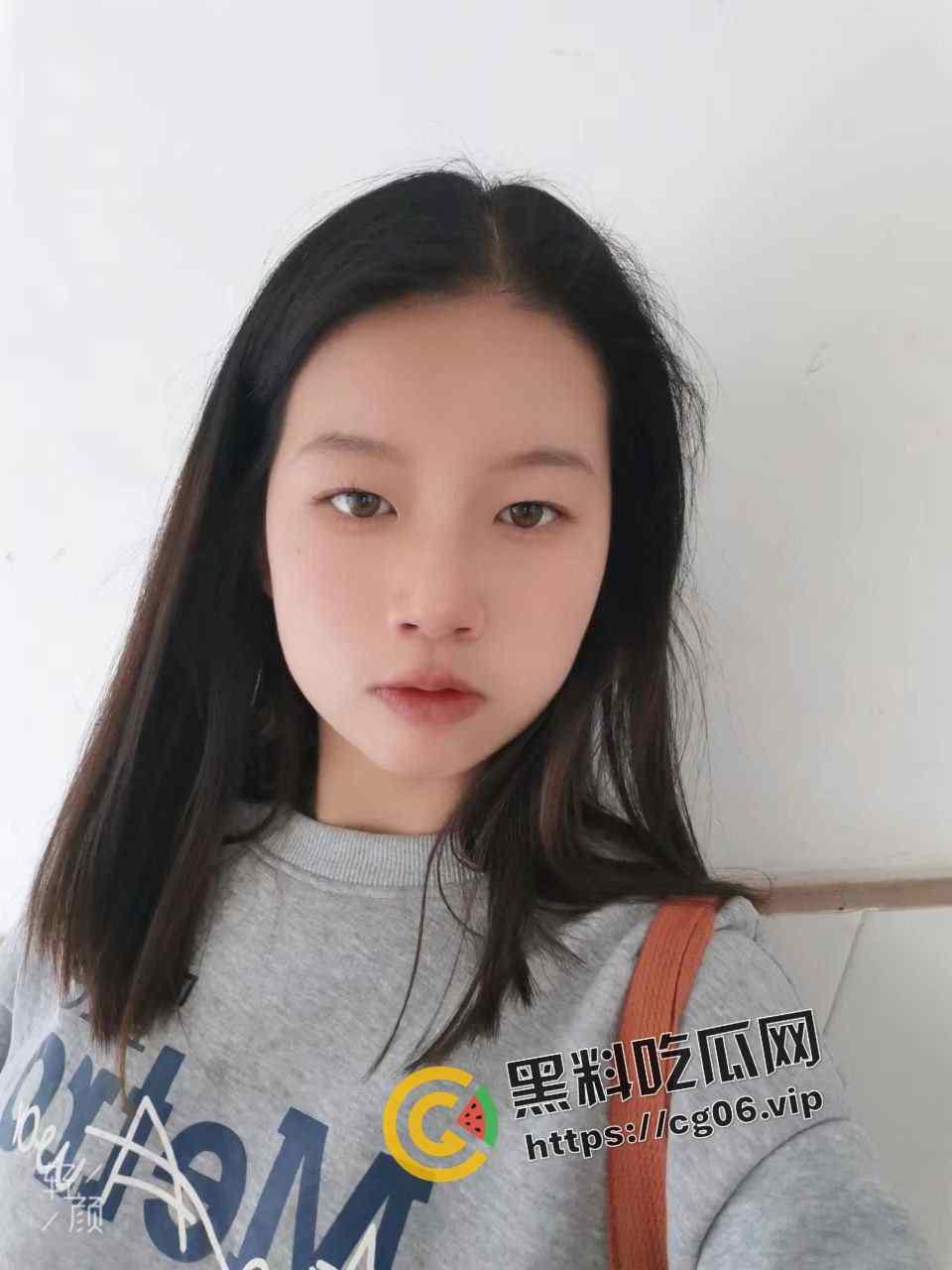 楚雄医专【徐晓艳】宫外孕 分手后私密照片视频被前男友流出 调教自拍 摁头爆操 妥妥的母狗肉便器  第5张