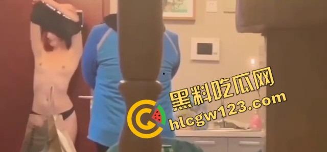 主人命令她勾引外卖小哥，她脱光了他却背过身，饿了么小哥怒斥我只是来送饭的，别搞这出！  第4张