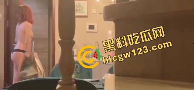 主人命令她勾引外卖小哥，她脱光了他却背过身，饿了么小哥怒斥我只是来送饭的，别搞这出！  第8张