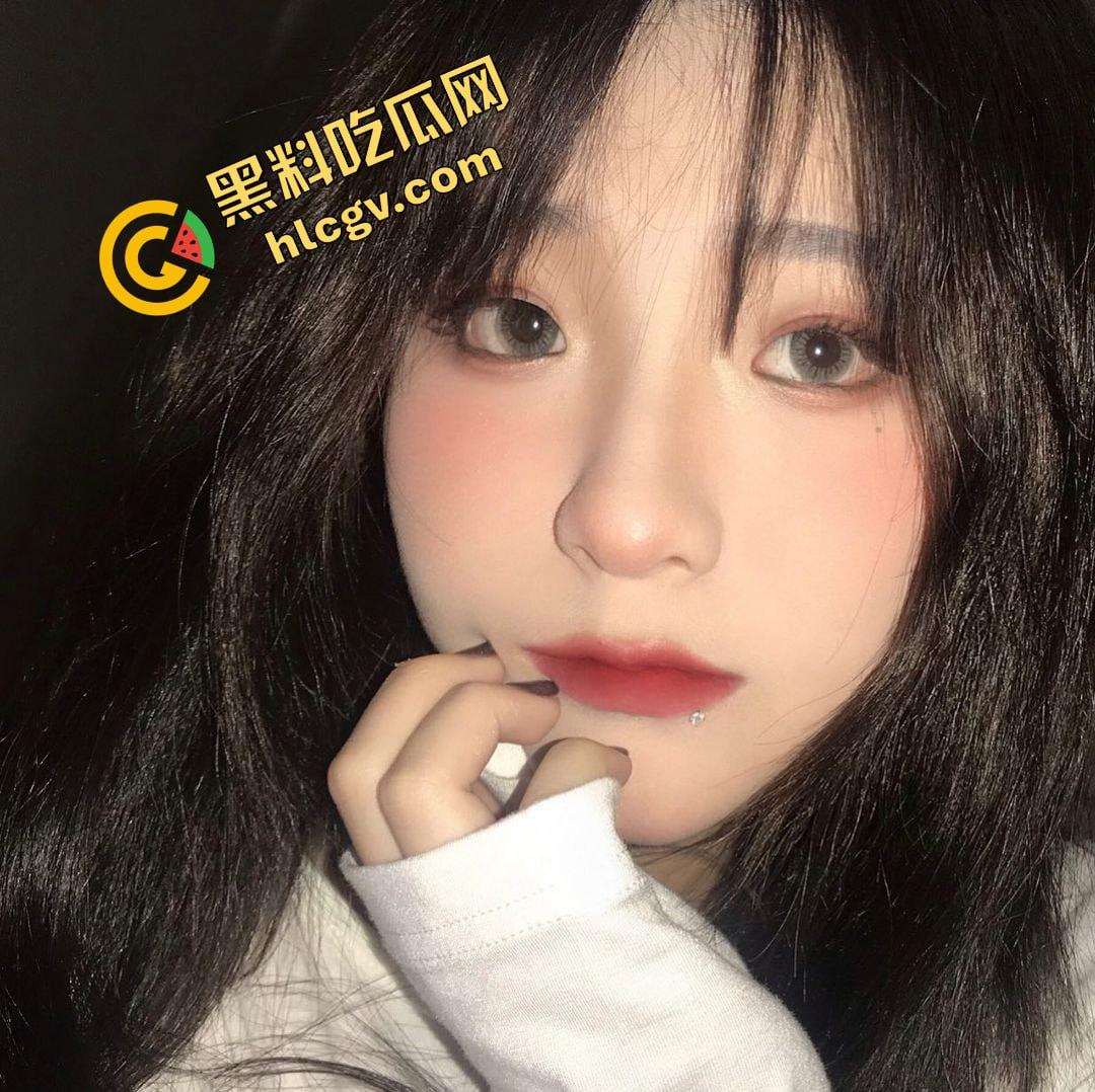 瓜友独家投稿曝光: 福建泉州02年骚鸡『肖萌萌』吃鸡狂魔 性生活混乱 与男友性爱视频外泄！  第3张