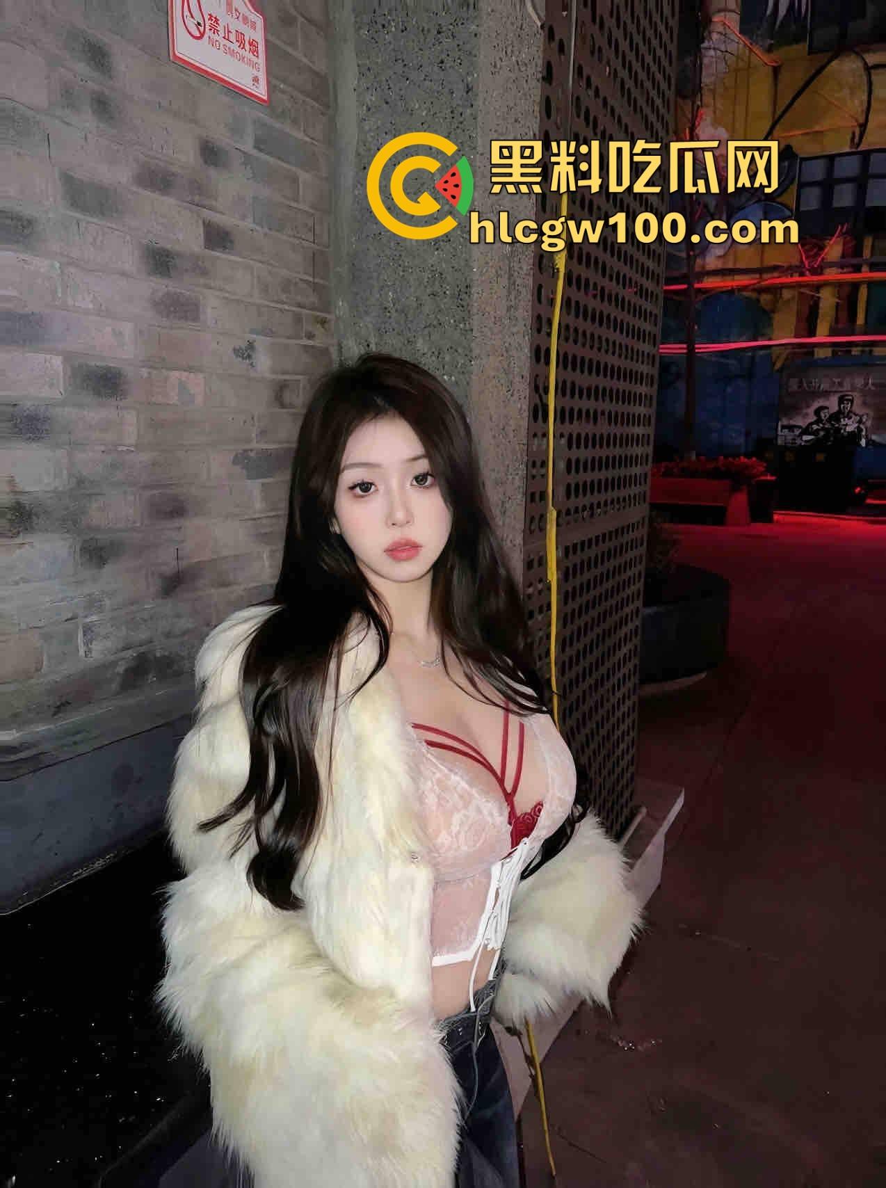 石家庄绿帽奴在线炫耀淫妻老婆边口边自慰 自己把自己玩高潮 脸红喘息骚到不行 瓜友们觉得这种老婆值几彩礼？  第4张