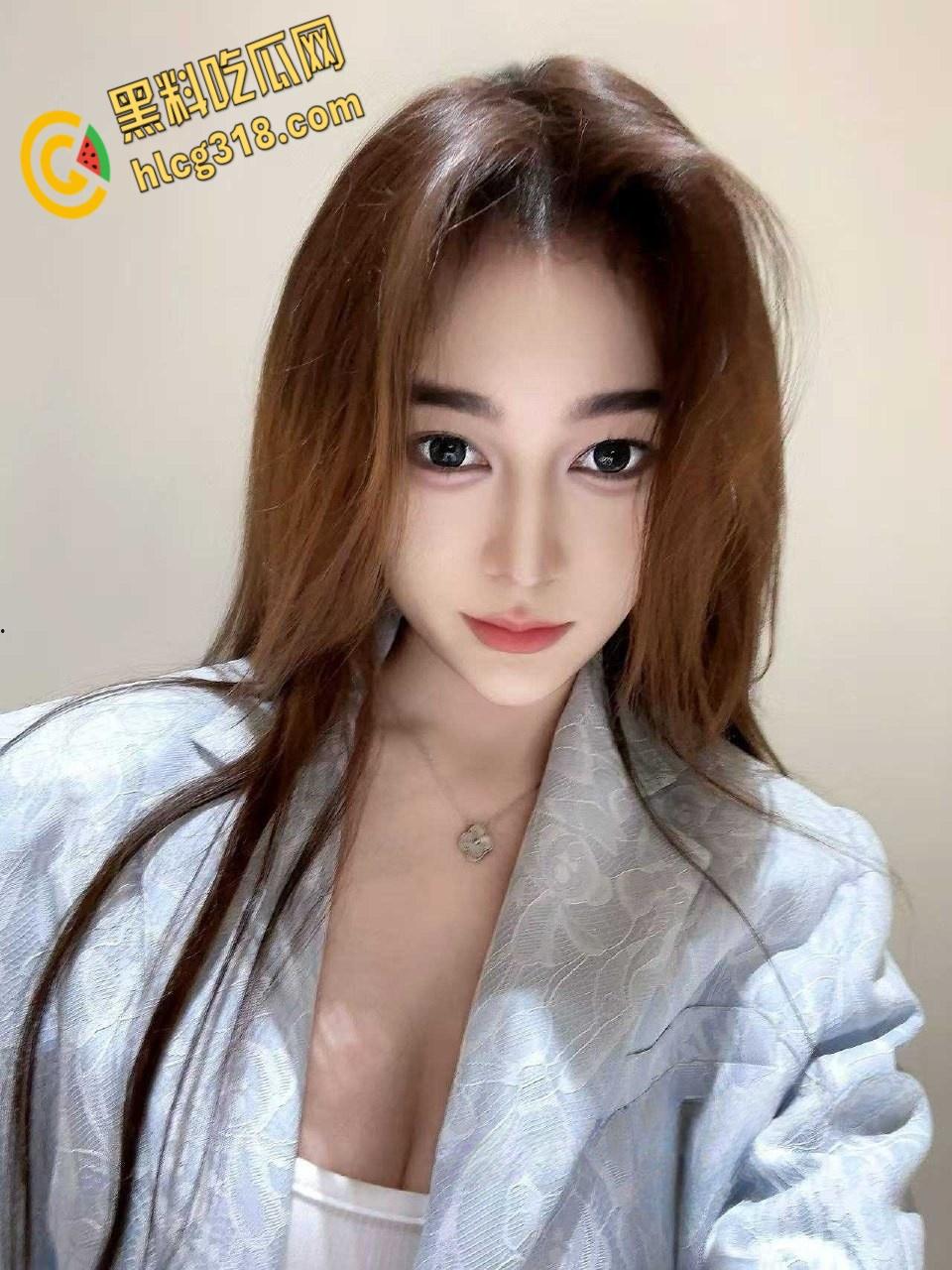 滨州学院小母狗【王佳颖】，喜欢网上聊骚约炮，高铁厕所骚逼自慰娇喘不断！  第5张