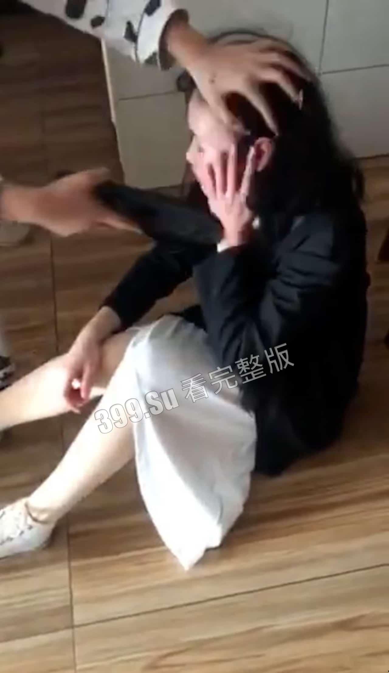 #霸凌 合集 #校园 #殴打 #裸体 小孩子下手就是没轻没重的 （三）  第2张