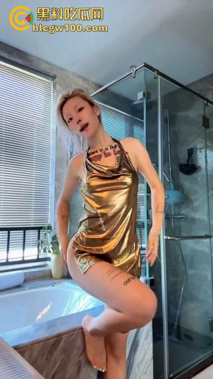 推特纹身爱好者【HighSchool】 露脸性爱自拍 调教性爱现场直播！刺青母狗实战秀 让你大呼过瘾！  第16张