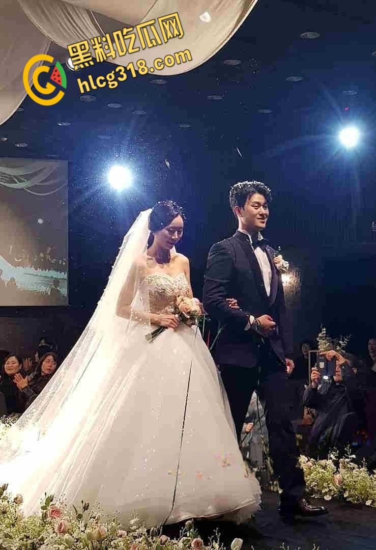 韩国人妻性感婚照，床上却骚浪无比，骑大哥肉棒狂扭不休，无套后入内射被猛操服帖 ！  第2张